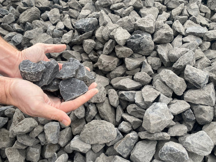 Kleine Kieselsteine aus Tournai-Kalk – Dicke „40–80 mm“ im Bigbag-Beutel