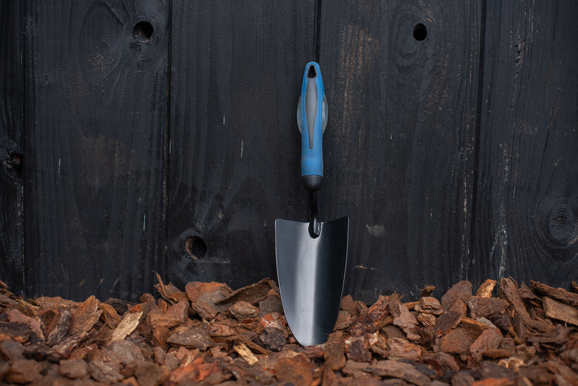 Pflanzkelle schwarz beschichtet - zum Pflanzen von P9-Pflanzen - Wovar Pflanzkelle schwarz beschichtet - zum Pflanzen von P9-Pflanzen - Wovar