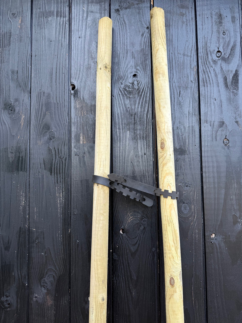 Baumpfahlset mit Baumgurt - gefräste Rundpfähle