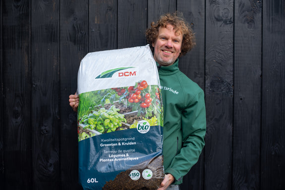 BIO Bio-Pflanzerde für Gemüsegärten, Gemüse und Obstbäume – 60-Liter-Beutel – DCM